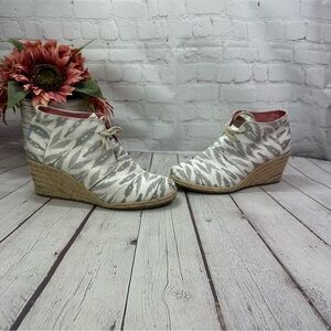 Toms Women's desert Wedge grey ikat canvas Shoes booties sz 8.5 boho southwest